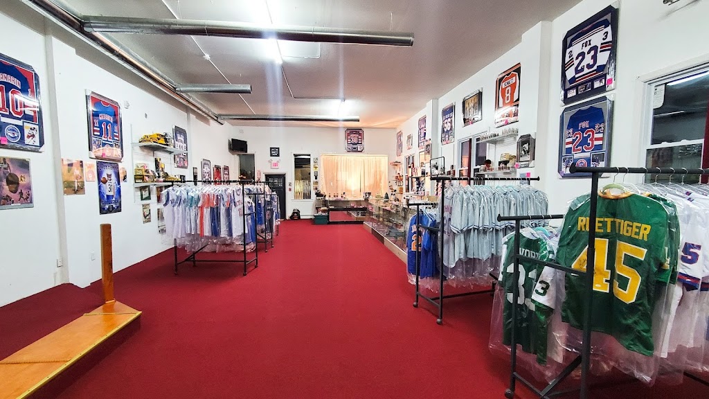 Eddie Os Sports Memorabilia & Collectibles | 677 Dutchess Turnpike, Poughkeepsie, NY 12603, USA | Phone: (845) 232-5556