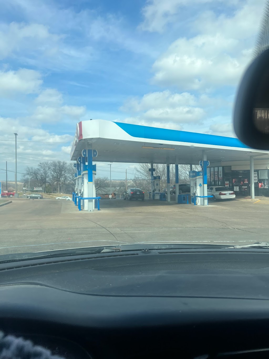 Valero | 2395 N Collins St, Arlington, TX 76011, USA | Phone: (210) 345-2000