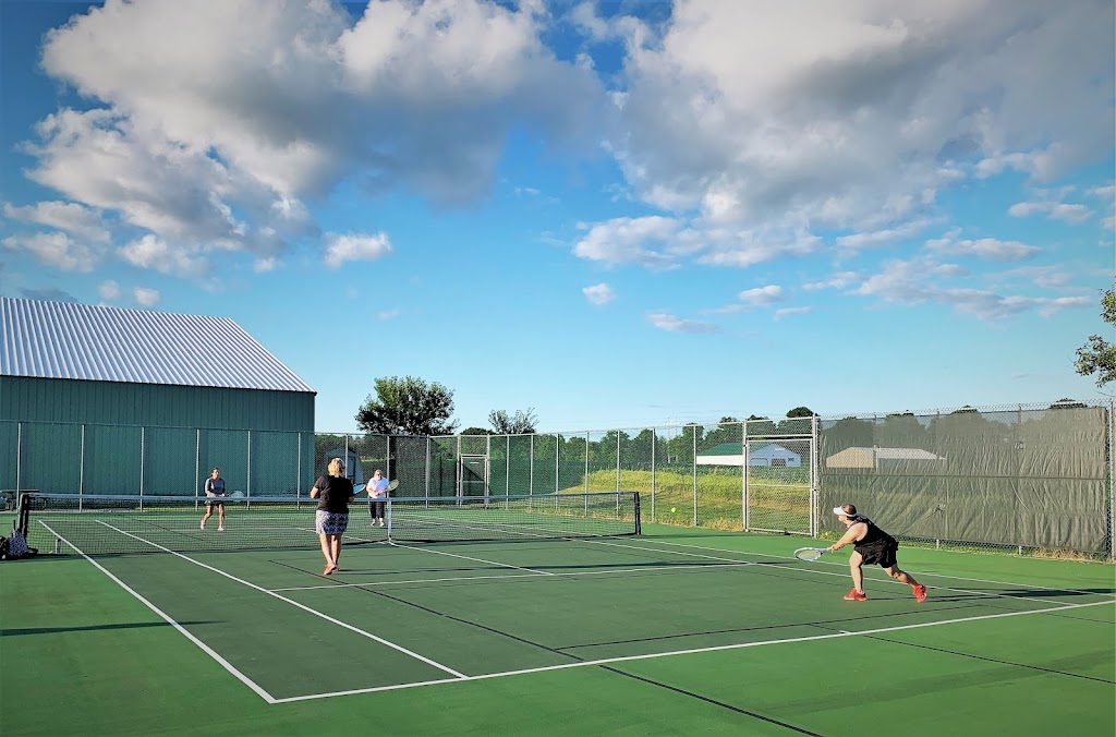 Pleasant Valley Tennis and Fitness Club | 2754 Pleasant Valley Rd, Jackson, WI 53037, USA | Phone: (262) 677-3681