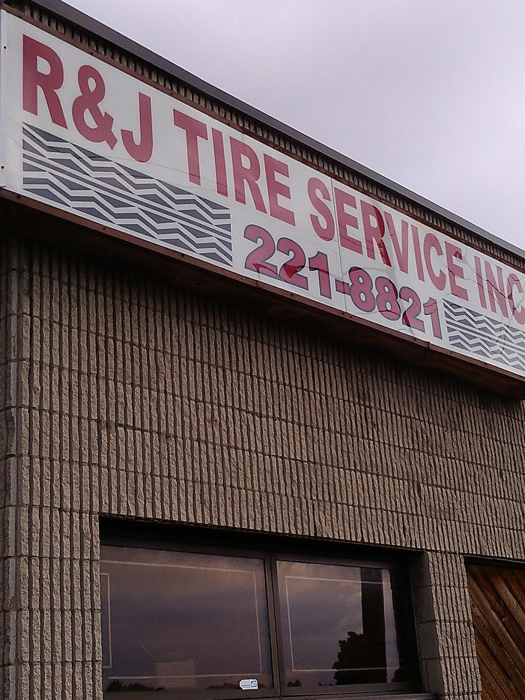 R & J Tire Services Inc | 1058 W Mound St #2210, Columbus, OH 43223, USA | Phone: (614) 221-8821
