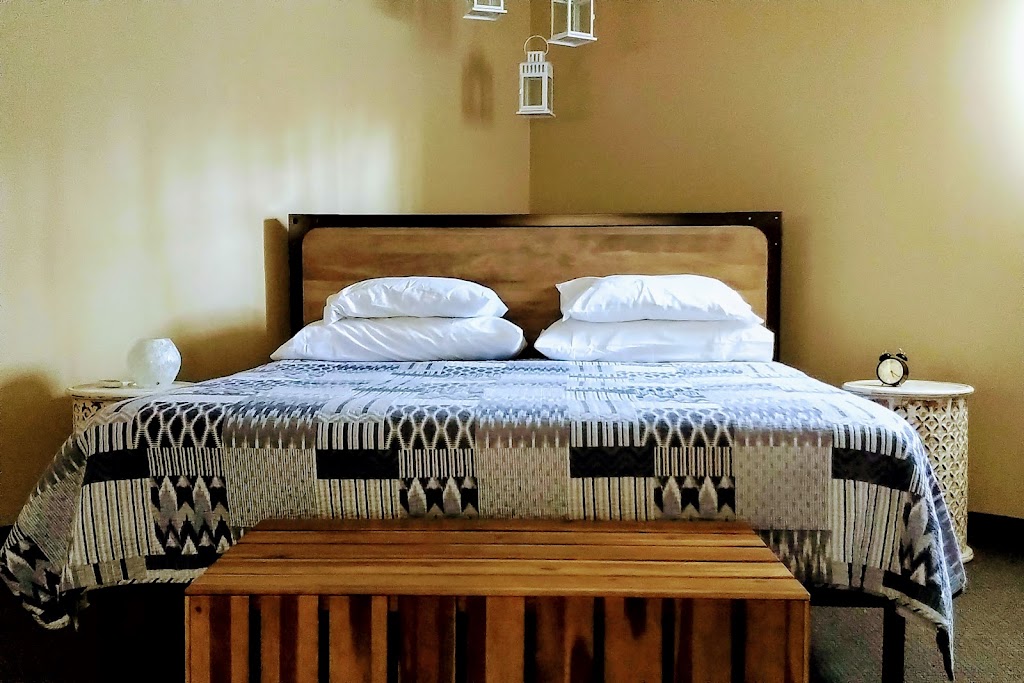 The Wandering Dog Inn | 1060 East West Rd, Pelee Island, ON N0R 1M0, Canada | Phone: (226) 526-5939