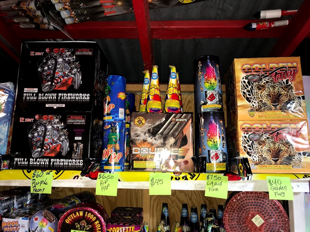 Whats Poppin Fireworks | 650 County Rd 3663, Splendora, TX 77372, USA | Phone: (281) 902-2664