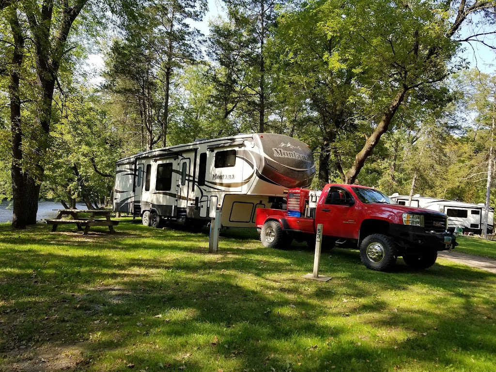 Apple River Family Campground | 345 Church Hill Rd, Somerset, WI 54025, USA | Phone: (715) 247-3600