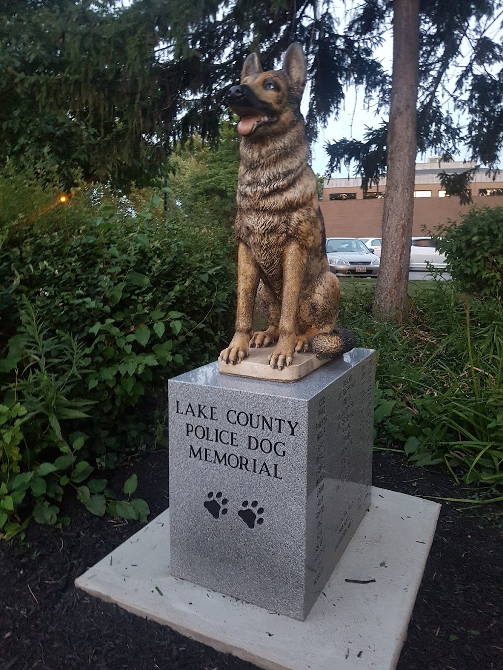 Lake County Police Dog Memorial | Willowick, OH 44095, USA | Phone: (440) 255-1234