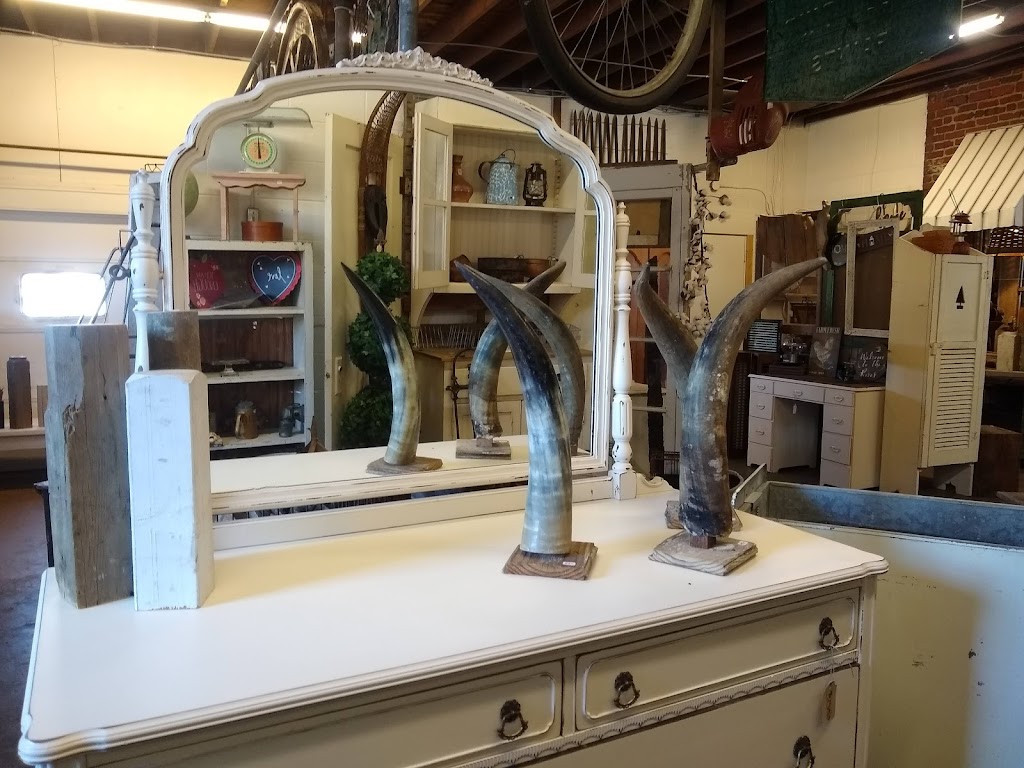 Vintage 71 | 813 N Main St, Edwardsville, IL 62025, USA | Phone: (618) 307-9949