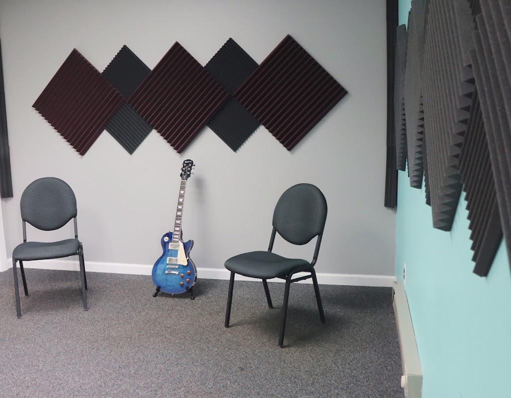 Northville Guitar Lessons | 18600 Northville Rd, Northville, MI 48168, USA | Phone: (248) 308-3799