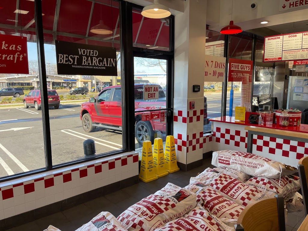 Five Guys | 1902 NJ-35, Wall Township, NJ 07719, USA | Phone: (732) 359-7550