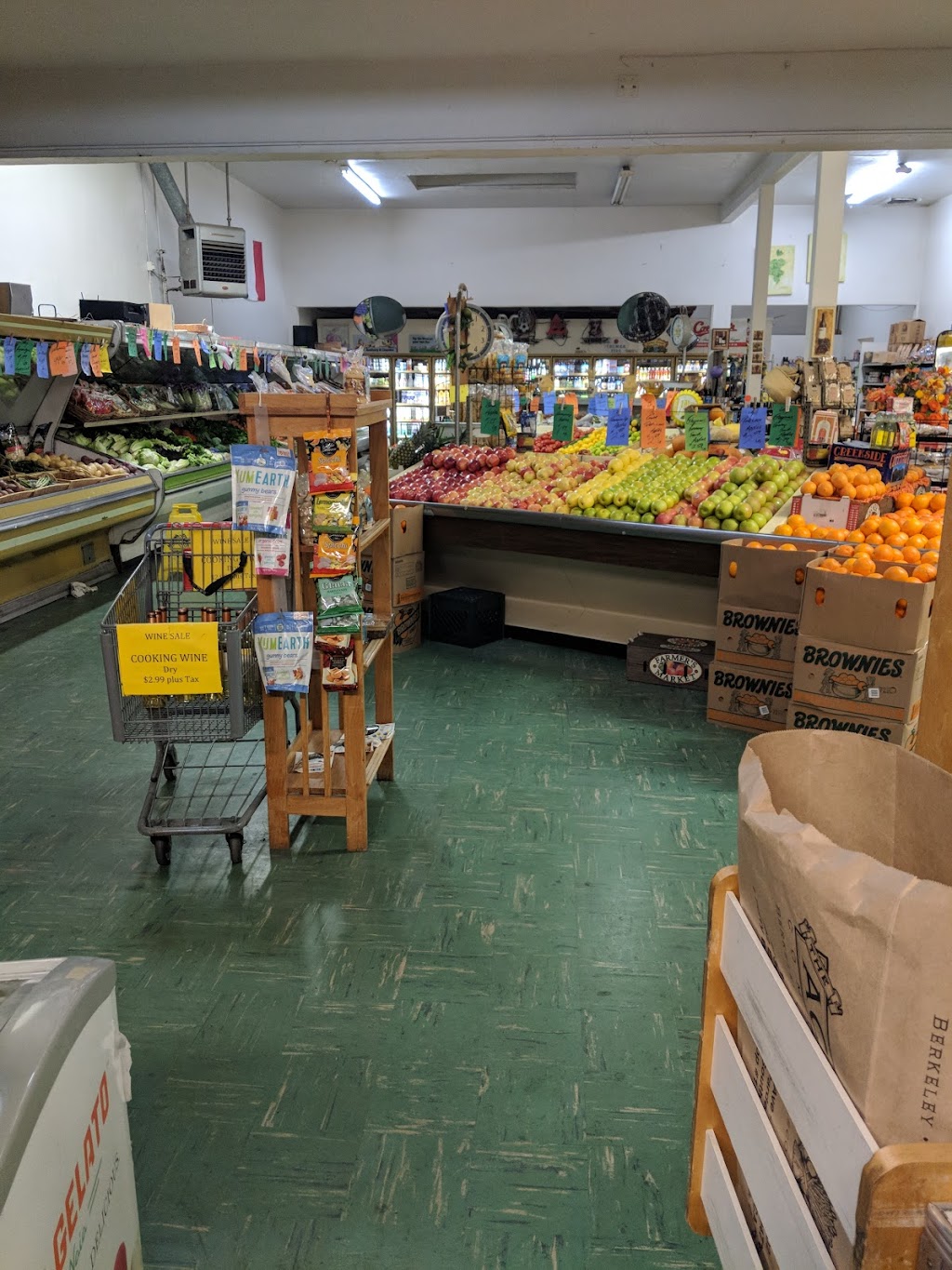 Giovannis Produce & Grocery | 1600 Liberty St, El Cerrito, CA 94530, USA | Phone: (510) 235-1233