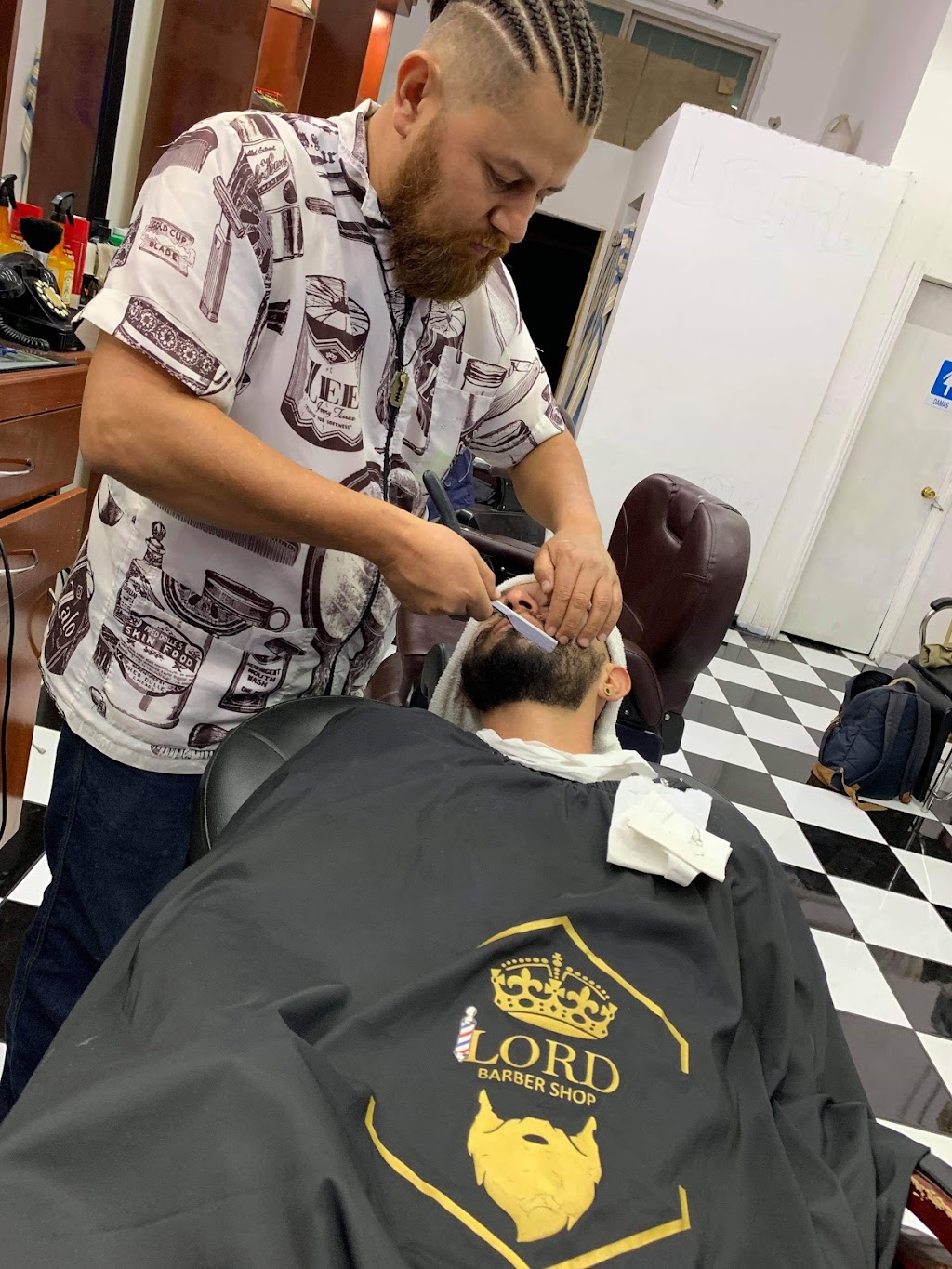 Lord Barber Shop | Av. Miguel F. Martínez 765, Zona Centro, 22000 Tijuana, B.C., Mexico | Phone: 664 848 2422