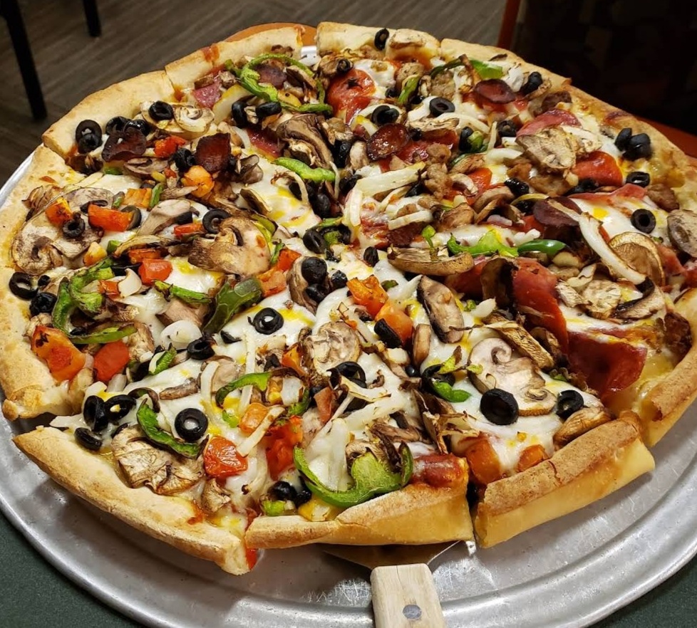 Round Table Pizza | 16108 Ash Way #115, Lynnwood, WA 98087 | Phone: (425) 745-4561