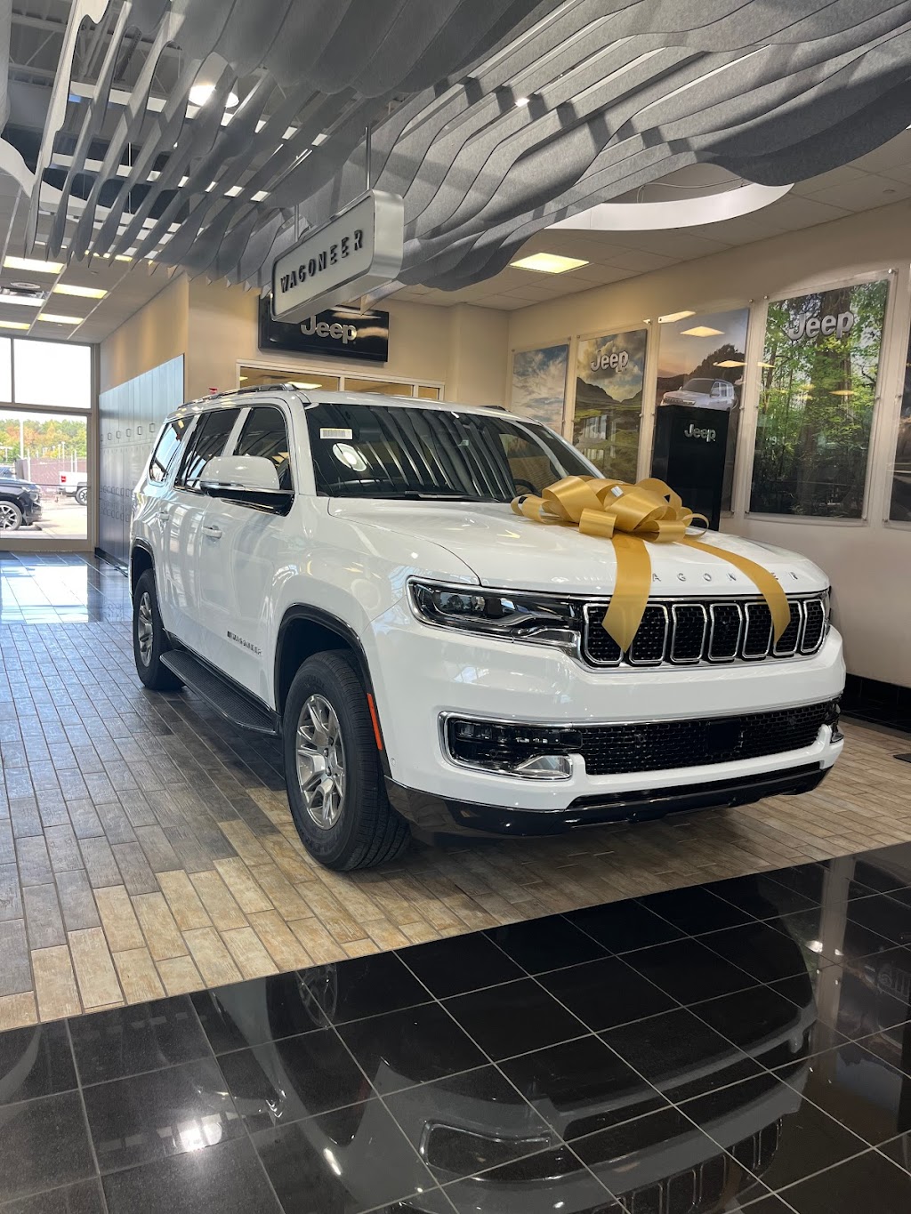 Wolfchase Chrysler Dodge Jeep Ram | 8170 US-64, Bartlett, TN 38133, USA | Phone: (901) 460-3985