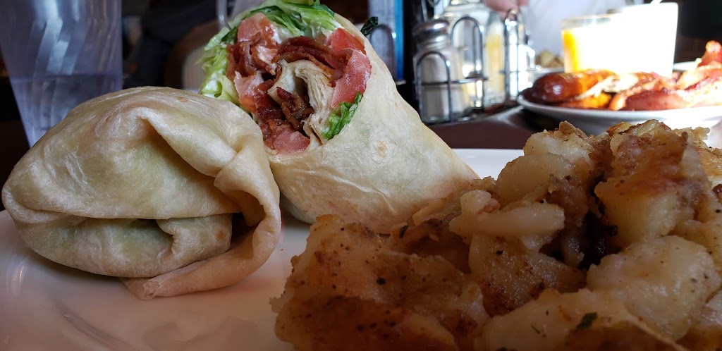 Melinas Family Restaurant | 115 Main St W, Port Colborne, ON L3K 3V3, Canada | Phone: (905) 835-2755