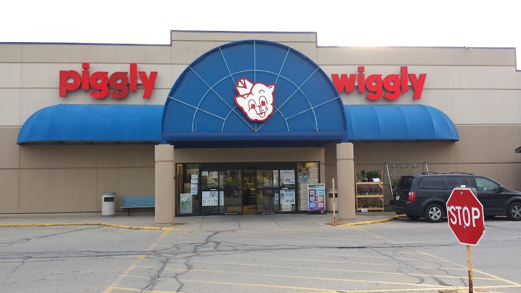 Piggly Wiggly | 725 8th St, Monroe, WI 53566, USA | Phone: (608) 325-5088