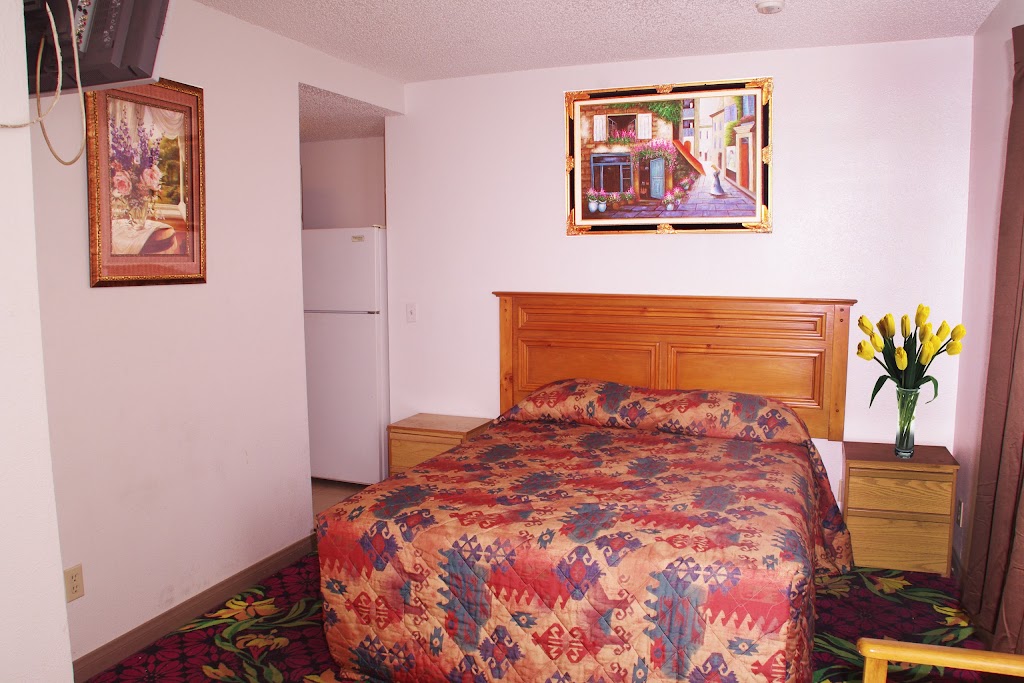 Gatewood Motel | 3075 E Fremont St, Las Vegas, NV 89104, USA | Phone: (702) 457-3660