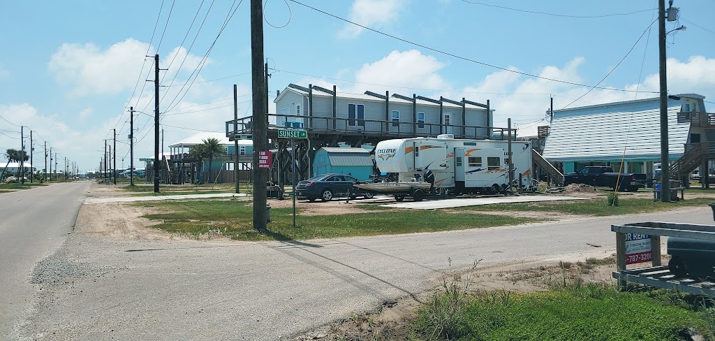 Rica Rico Vacation Rental & RV | 2105 LA-1, Grand Isle, LA 70358, USA | Phone: (316) 644-0052