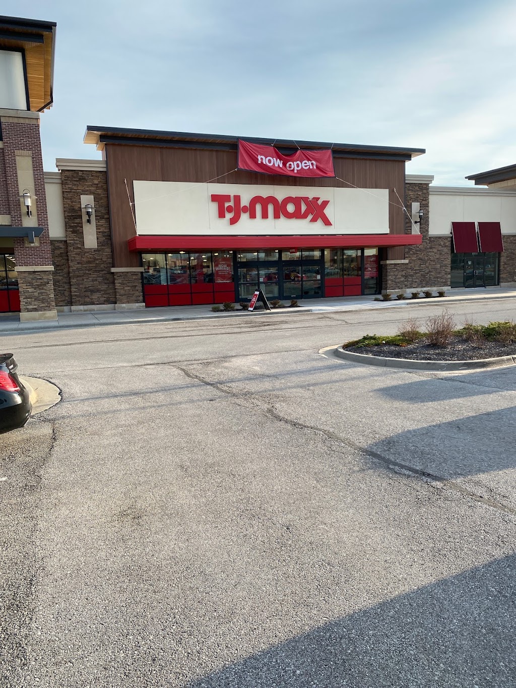 T.J. Maxx | 7921 W 160th St, Overland Park, KS 66223, USA | Phone: (913) 239-0161