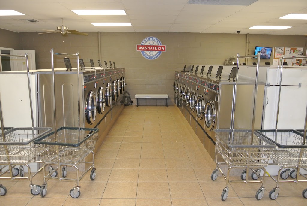 Brite N Clean Washateria | 2923 Waldron Rd, Corpus Christi, TX 78418, USA | Phone: (361) 937-0404