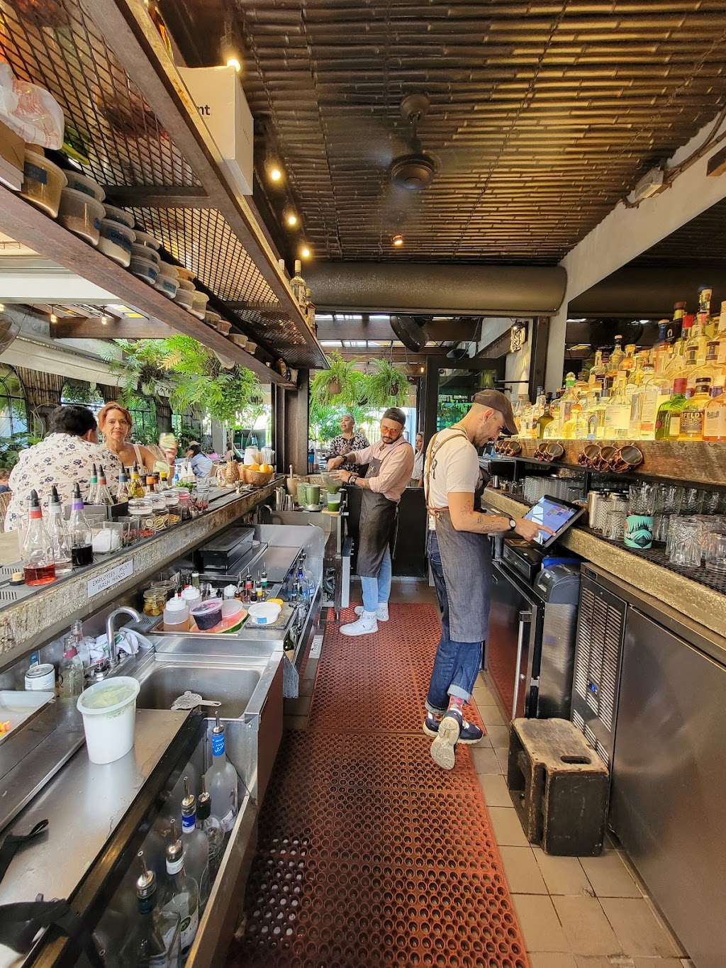 Vista Restaurant | 5020 NE 2nd Ave, Miami, FL 33137, USA | Phone: (305) 405-7547