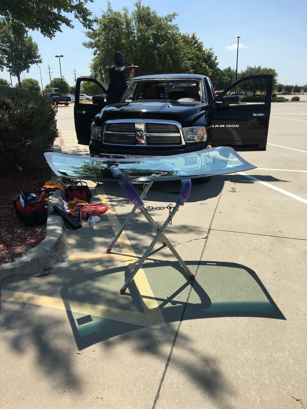 adasolve Auto Glass | 1928 Cobblestone Ln, Garland, TX 75042, USA | Phone: (469) 679-0209