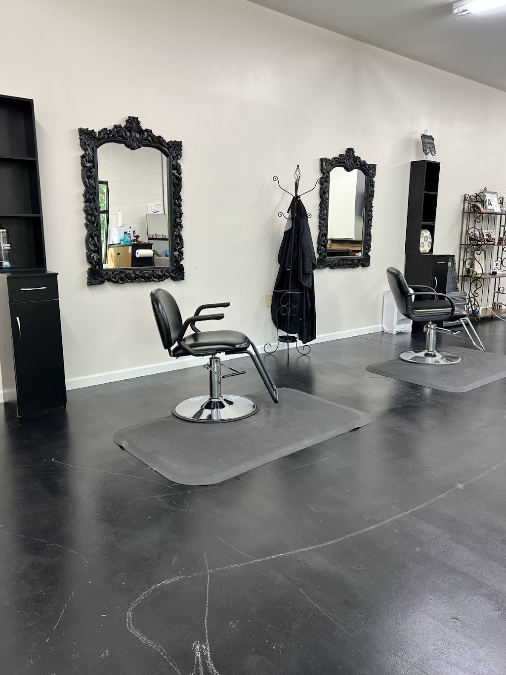 The Barber and Shave Lounge | 4732 Walkertown Plaza Blvd, Walkertown, NC 27051 | Phone: (336) 529-4296