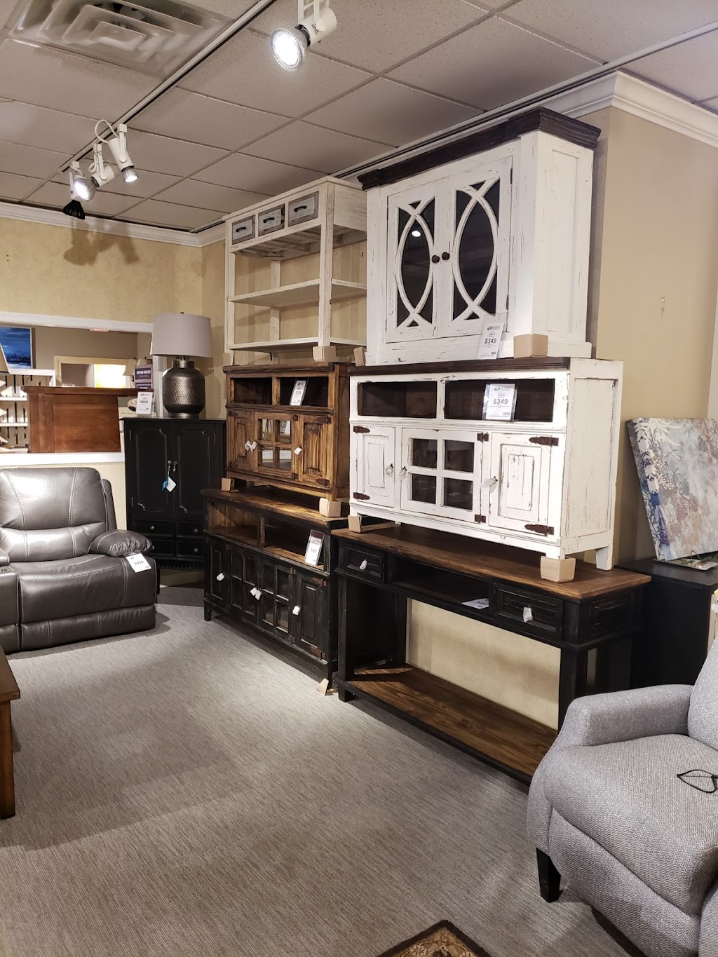 Roberts Furniture & Mattress | 3032 -1 Richmond Rd, Williamsburg, VA 23185, USA | Phone: (757) 345-6155