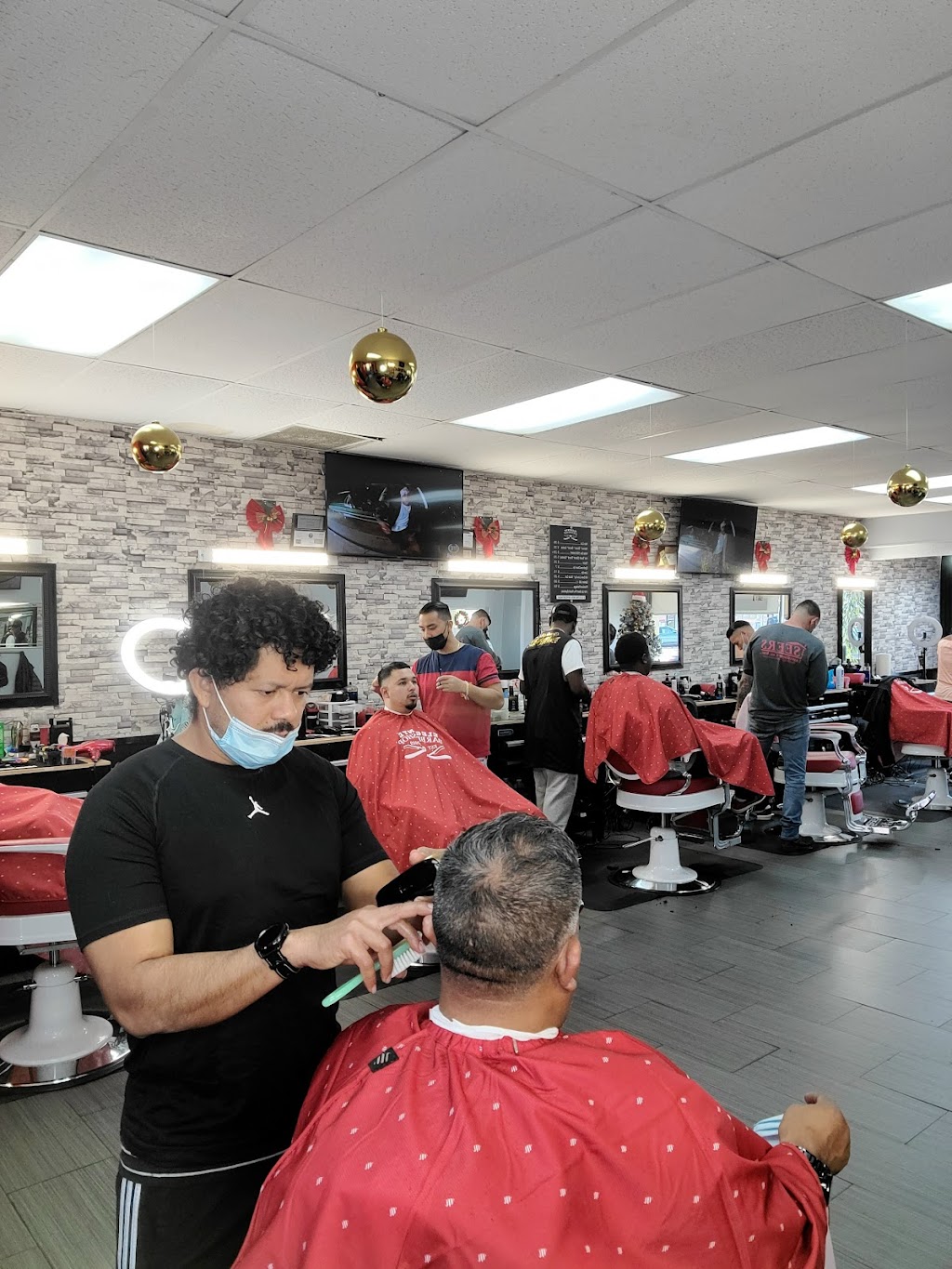 Elegante barber shop | 15010 Prairie Ave, Hawthorne, CA 90250, USA | Phone: (424) 244-4957