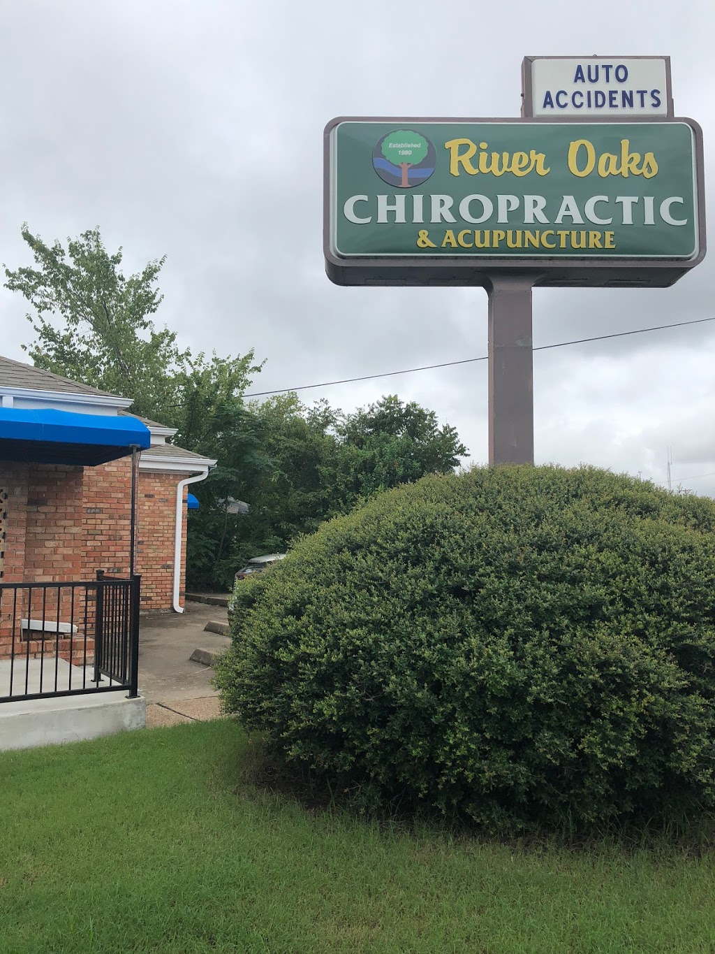 River Oaks Chiropractic | 1141 Long Ave, River Oaks, TX 76114, USA | Phone: (817) 625-1165