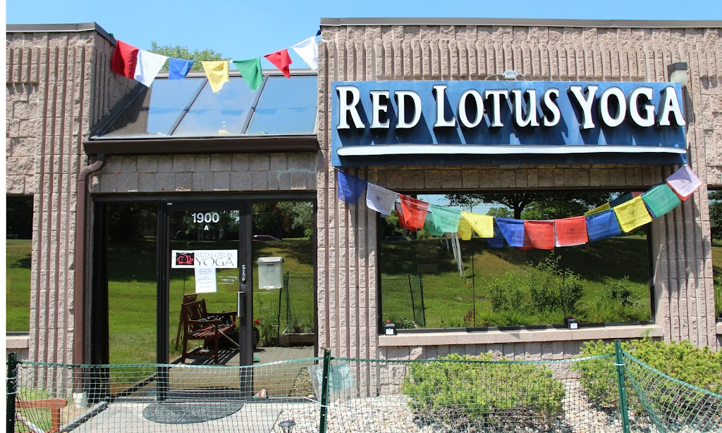 Red Lotus Yoga | 1900 S Livernois Rd, Rochester Hills, MI 48307, USA | Phone: (248) 601-9642