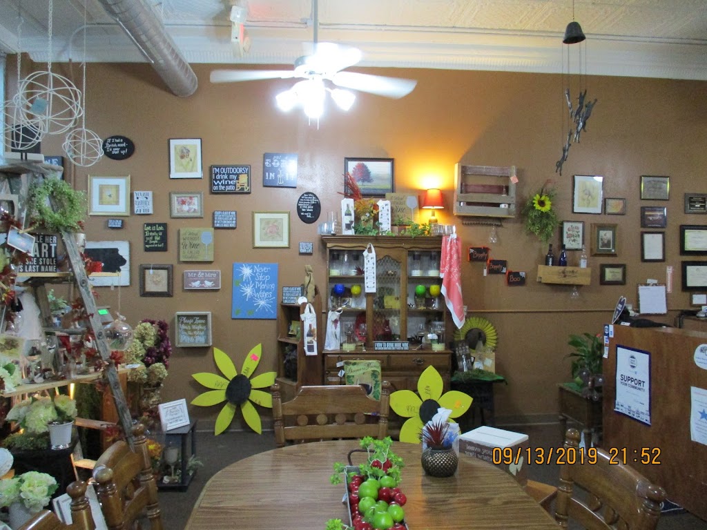 Fishers Petals and Posies | 410 E Erie St, Missouri Valley, IA 51555, USA | Phone: (712) 600-6100