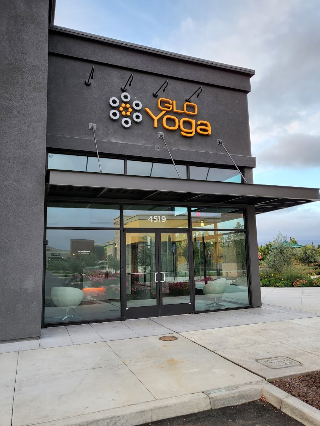 GLO Yoga | 4519 Livermore Outlets Dr, Livermore, CA 94551 | Phone: (925) 399-7400