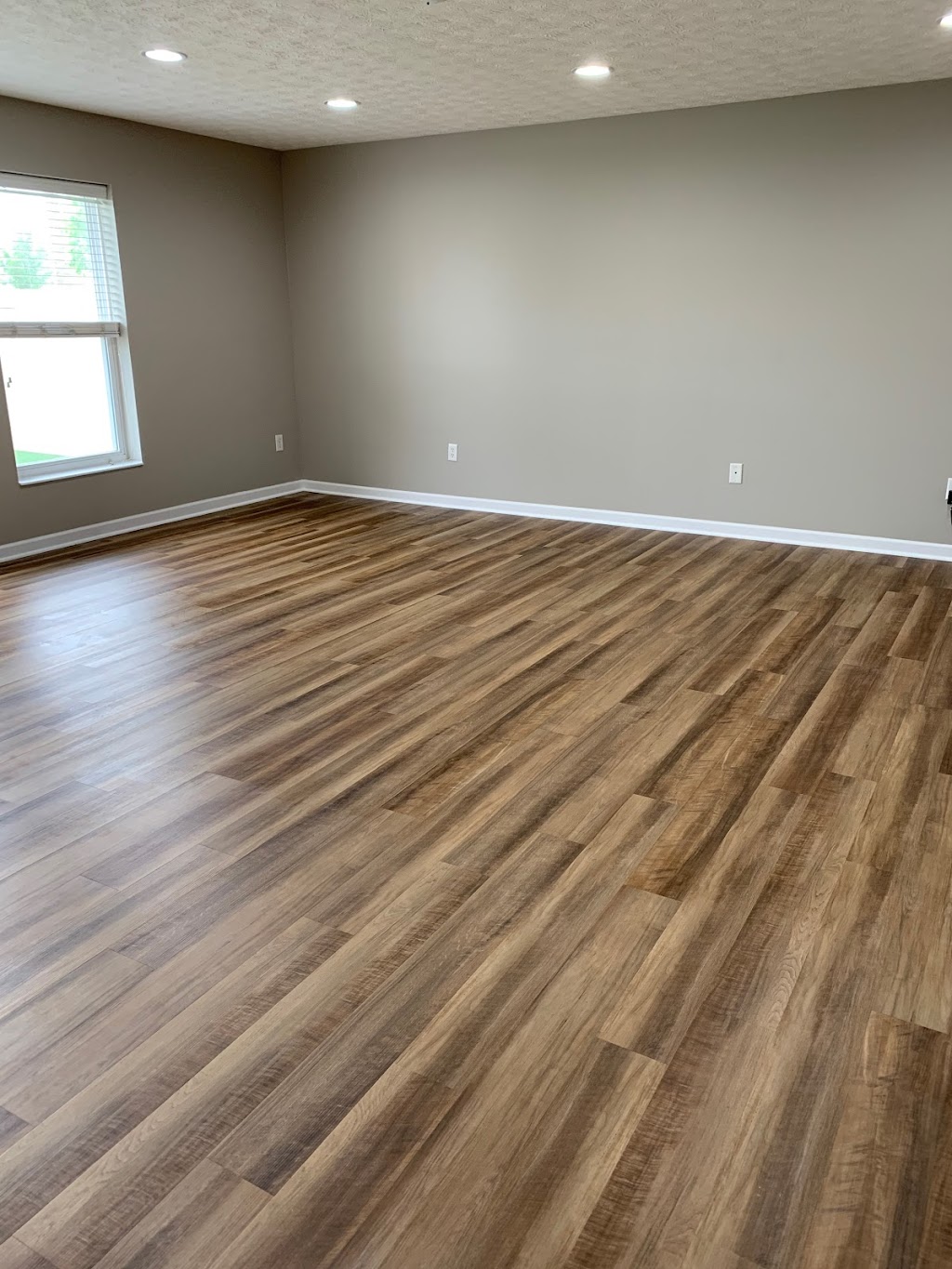 McSwain Carpets & Floors | 340 Miamisburg Centerville Rd, Dayton, OH 45459, USA | Phone: (937) 433-6622