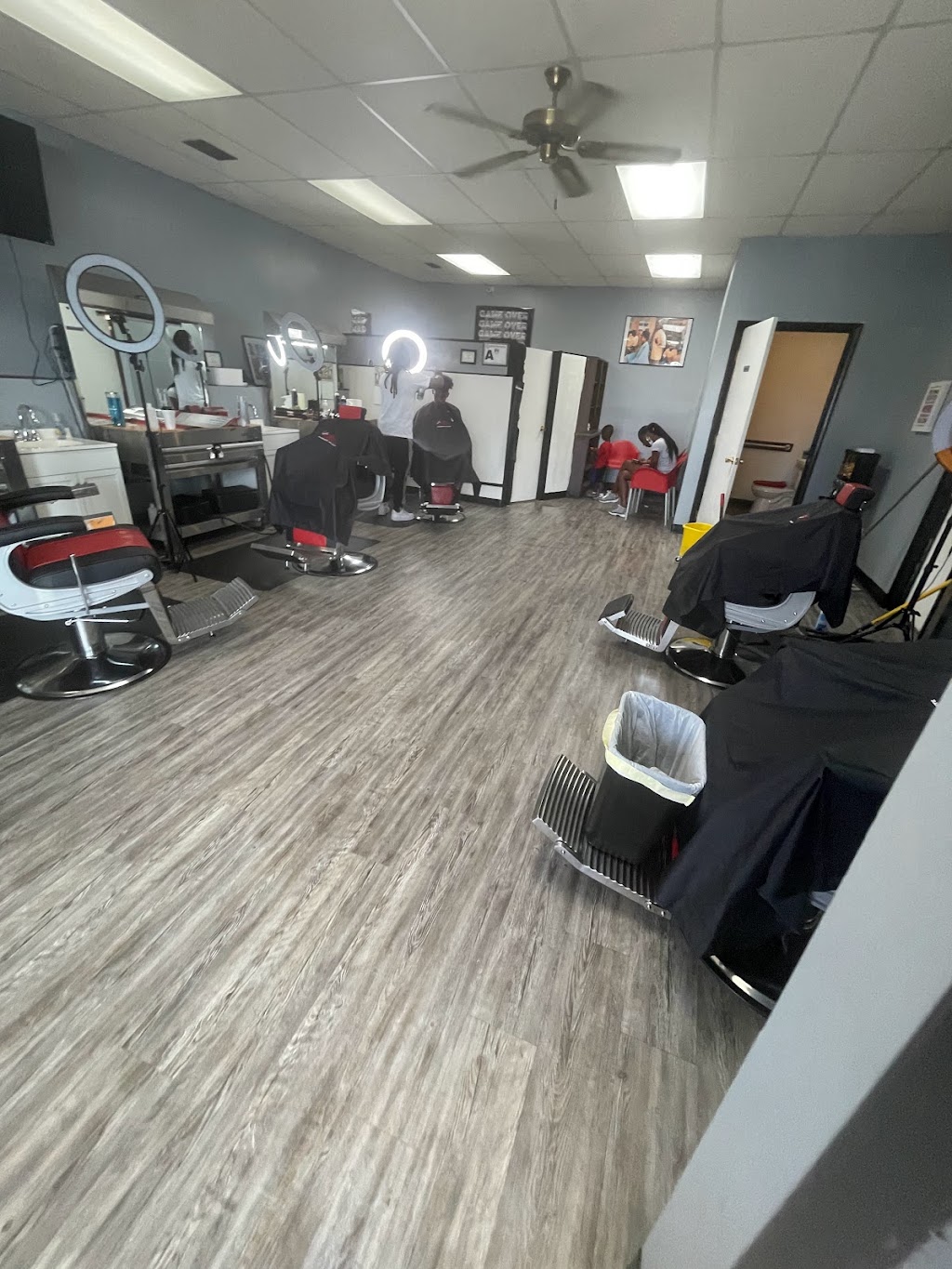 The Wright Cut Barbershop & Beauty Salon | 1201 4th St Unit B, Greensboro, NC 27405, USA | Phone: (336) 457-0249