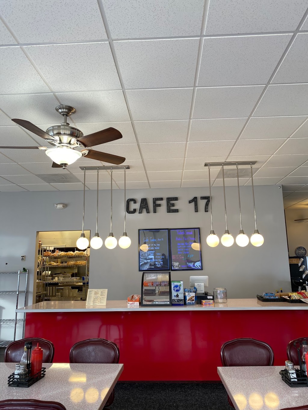 Cafe 17 | Independence Tower, 5755 Granger Rd #110, Cleveland, OH 44131, USA | Phone: (216) 331-4089