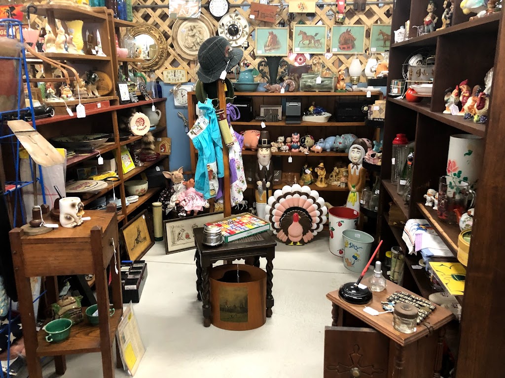 Lewiston Antique Mall | 2692 Saunders Settlement Rd, Sanborn, NY 14132, USA | Phone: (716) 628-0796