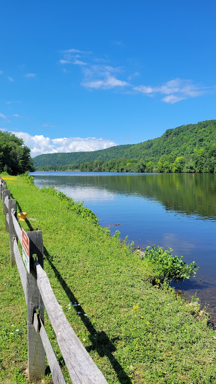 Mohawk Valley Welcome Center - Westbound | I90 Westbound Milepost 187, Fultonville, NY 12072, USA | Phone: (518) 922-6367