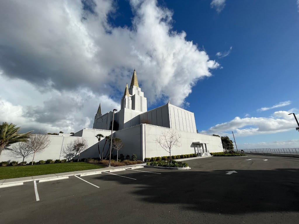 Oakland Temple Hill Parking North Entrance | 4780 Lincoln Ave, Oakland, CA 94602, USA | Phone: (510) 328-0044