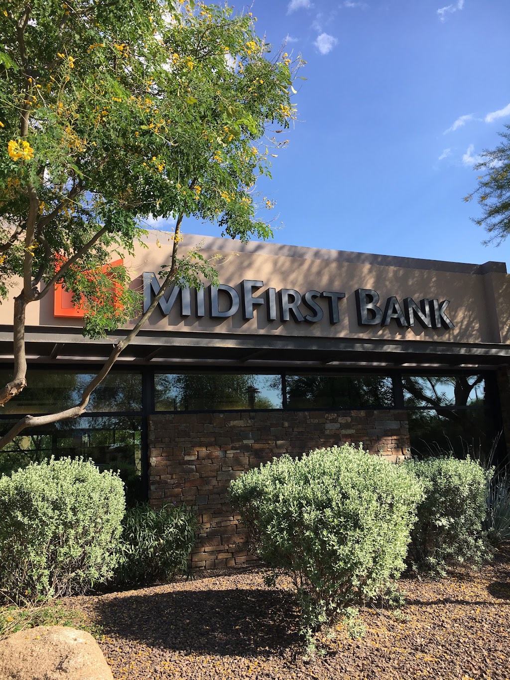 MidFirst Bank | 2849 S Market St, Gilbert, AZ 85295, USA | Phone: (480) 755-0952