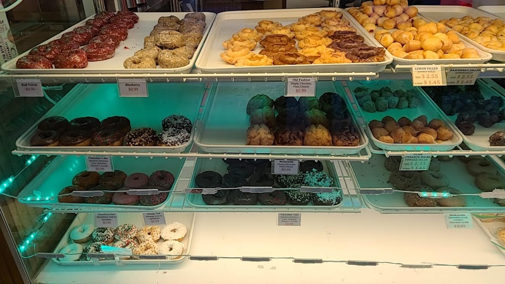 Grannys Donuts & Bakery | 1692 NC-68, Oak Ridge, NC 27310, USA | Phone: (336) 643-9591