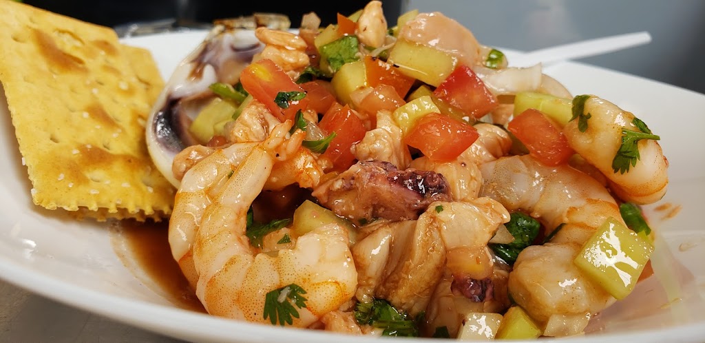 Marena Seafood & Grill | Km 74.5 carretera escenica Tij- Ens, 22765 B.C., Mexico | Phone: 664 255 6624