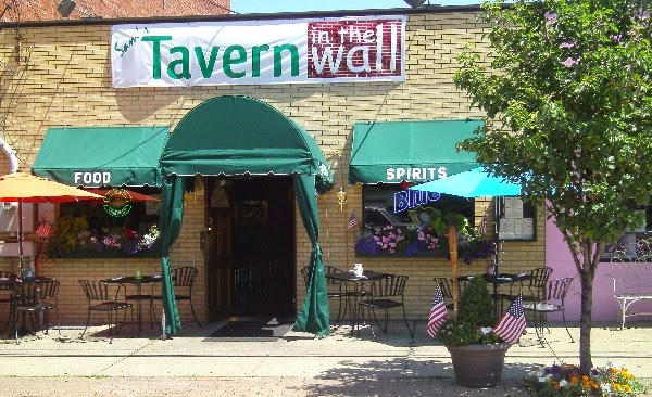 Tavern In The Wall | 211 Commercial Ave, Pittsburgh, PA 15215, USA | Phone: (412) 782-6542