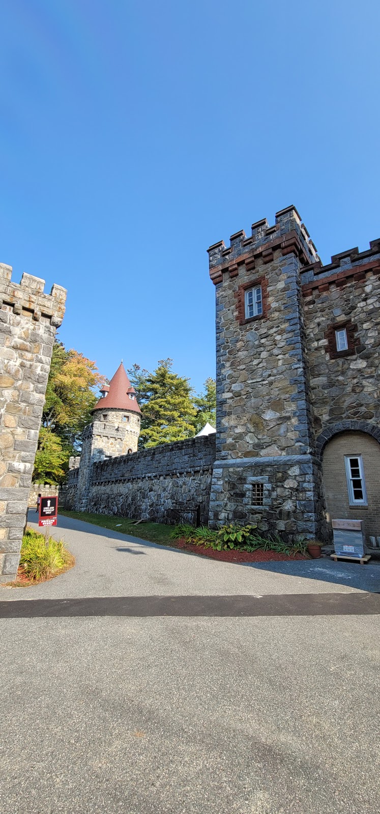 Searles Castle | 23 Searles Rd, Windham, NH 03087, USA | Phone: (603) 898-6597