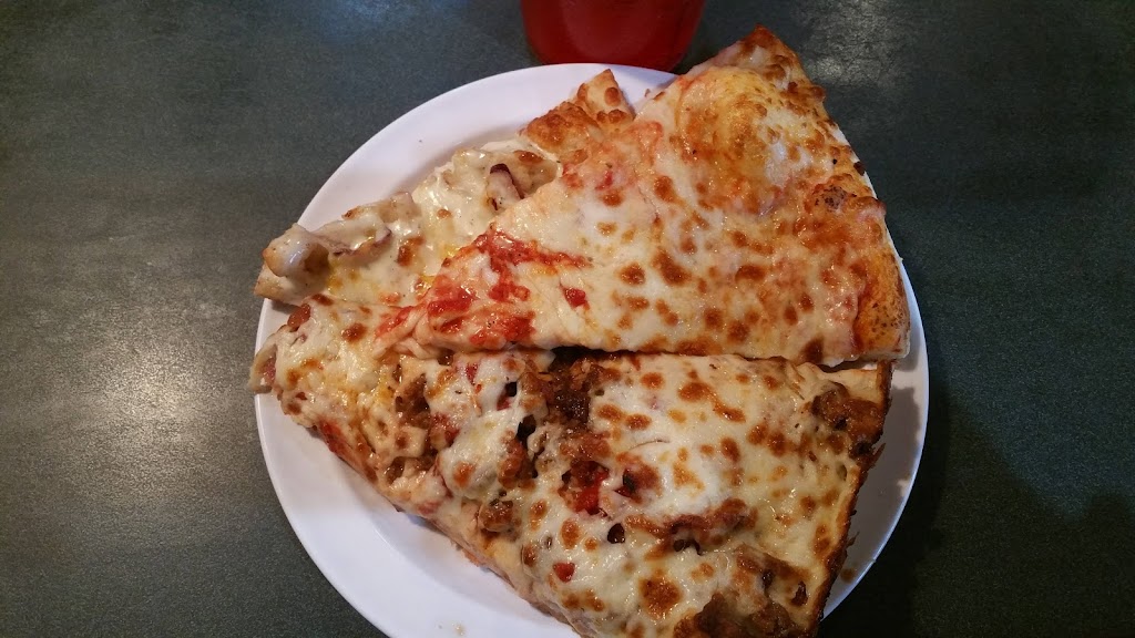 Jendys Pizzeria | 239 W Lagrange Rd, Hanover, IN 47243, USA | Phone: (812) 866-8578