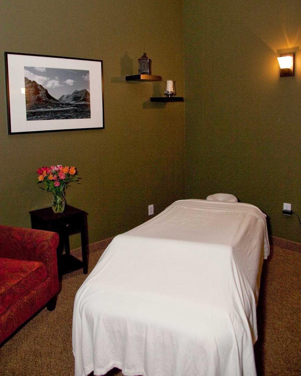 Essential Massage Therapy | 22941 Woodward Ave, Ferndale, MI 48220, USA | Phone: (248) 547-5428