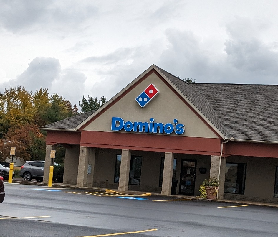 Dominos Pizza | 847 W Maple St, Hartville, OH 44632, USA | Phone: (330) 877-1111