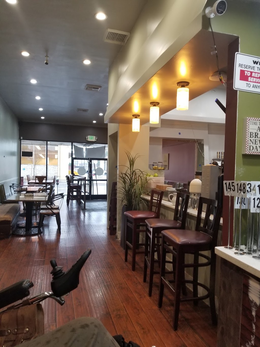 Auras Cafe | 18401 Sherman Way, Reseda, CA 91335, USA | Phone: (818) 757-1400