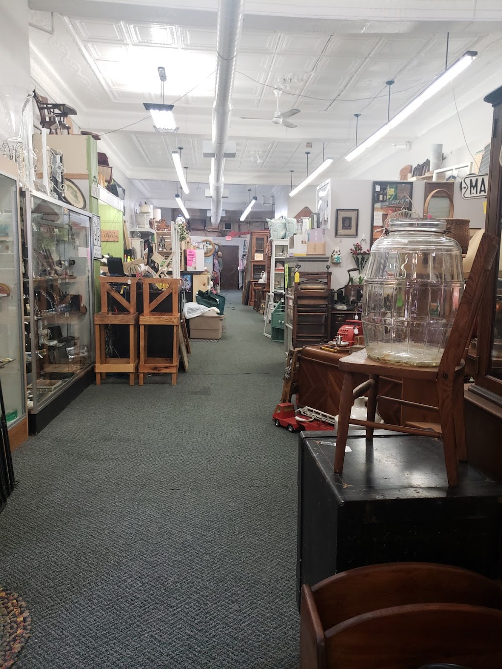 The Time Capsule - Vintage & Consignment | 119 4th St, Baraboo, WI 53913, USA | Phone: (608) 356-2030