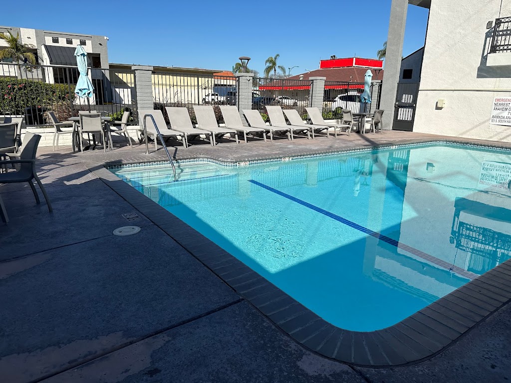 Solara Inn and Suites | 921 S Harbor Blvd, Anaheim, CA 92805, USA | Phone: (714) 999-0684