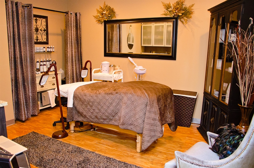 Salon Lofts Crescent Springs | 592 Clock Tower Way, Crescent Springs, KY 41017, USA | Phone: (859) 279-3501