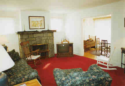 John Butler House Bed & Breakfast | 800 Rock Run Rd, Elizabeth, PA 15037, USA | Phone: (412) 751-6670
