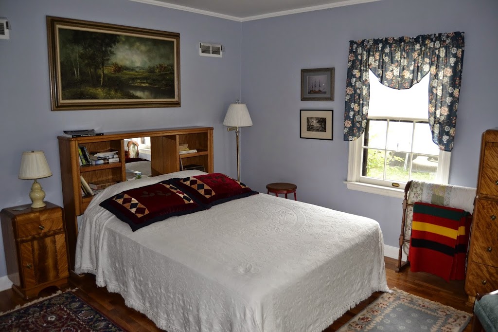 Go-Inn Home Bed & Breakfast | 707 W 3rd Ave, Brodhead, WI 53520, USA | Phone: (608) 897-8138